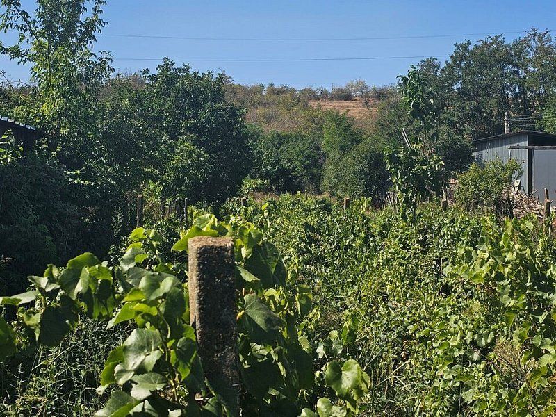 Teren 1800 mp + casa batraneasca - Fartanesti, jud. Galati - Poză 1