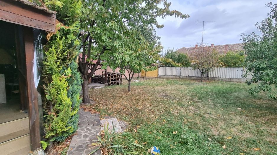 Casă cu 3 camere, anexă și teren de 901 mp – Pecica, zonă centrală - Poză 9