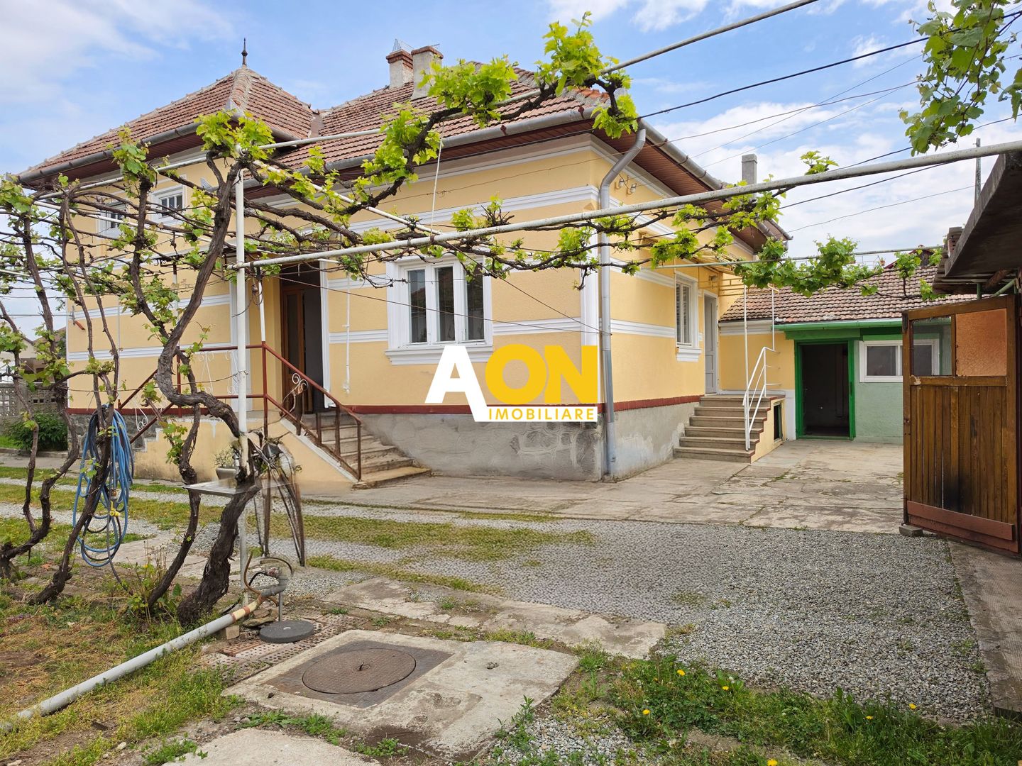Casa 4 camere, 2 garaje, 652 mp teren, zona exclusivista, Cetate - Poză 3