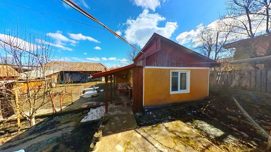 Casa traditionala+ domeniu de 2.900 mp,livada, anexe:refugiu apreciabil Craiesti - Poză 8