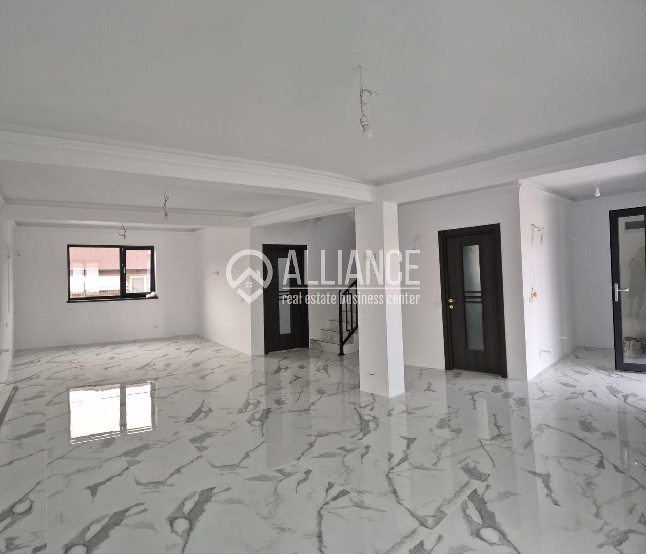 Ovidiu (cod 07) Casă premium P+1 cu teren de 320 mp - Poză 2