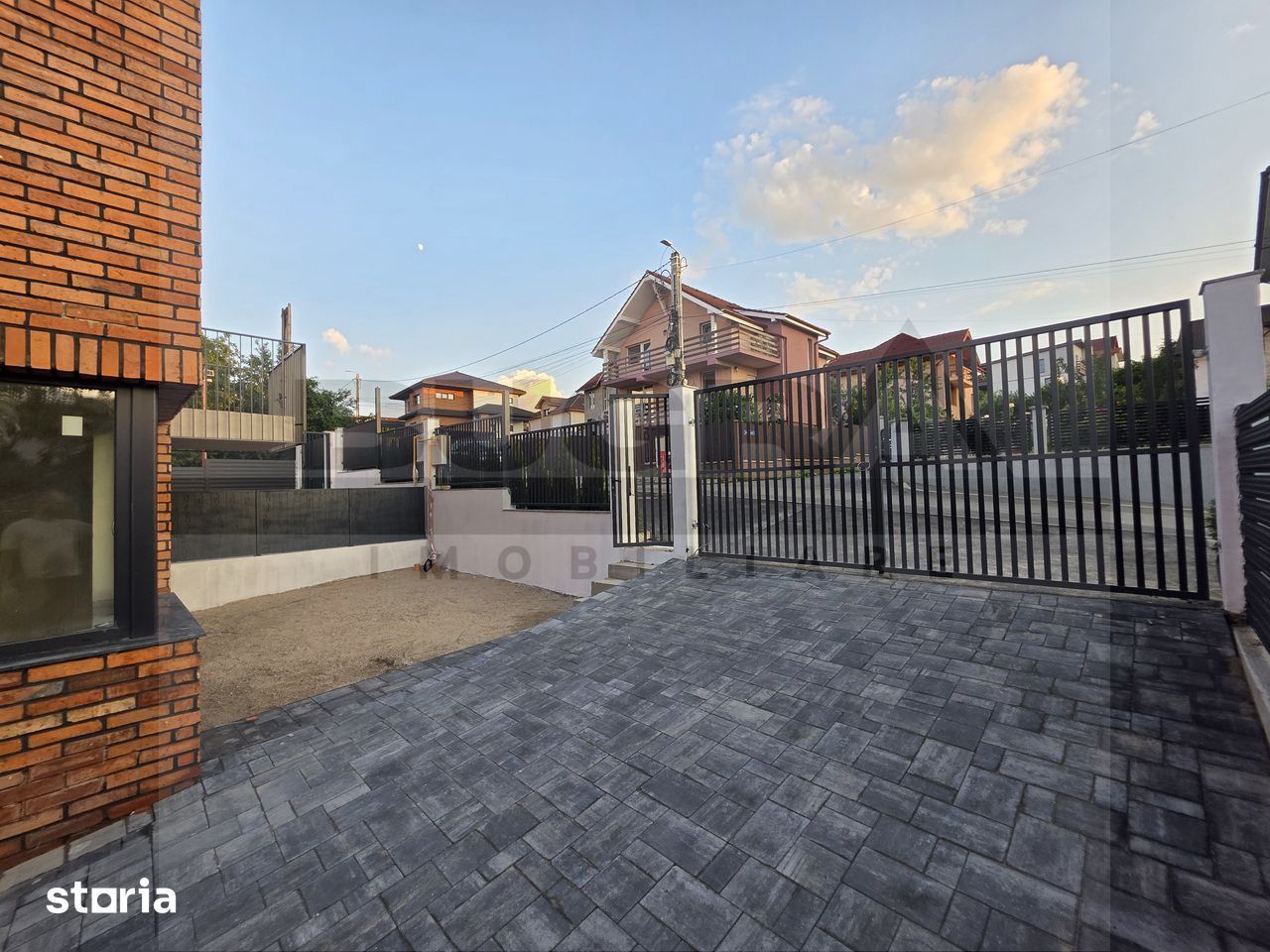 Casa cuplata semifinisata, 5 camere, 240mp, zona Dezmir - Poză 6