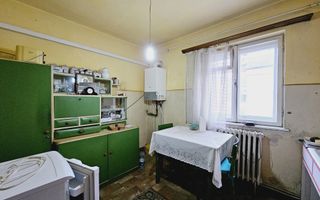Apartament cu 3 camere decomandate, Cetate - Poză 2