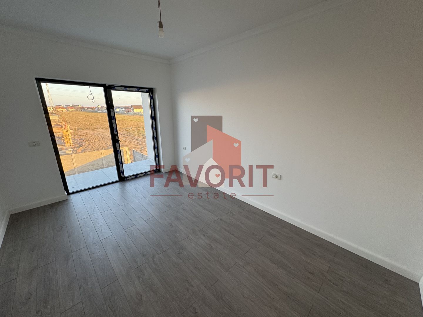 Comision 0%. Panouri si pompa de caldura. Despartit prin camera tehnica - Poză 21