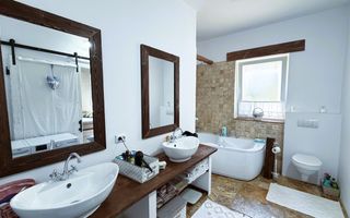 Casă Centrală 5 camere, Str. Andrei Mureșanu - Carei - Poză 6
