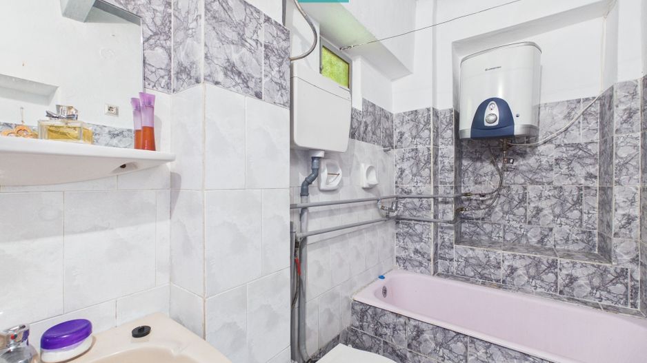 Casă cu 6 camere pe teren de 2029 mp – Miniş - Poză 21