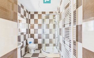 Casă cu 8 camere pentru investiții în Maciova CS - Poză 15