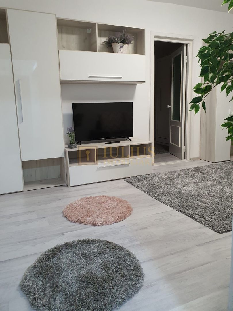 2 camere| zona Spitalul Județean| Liviu Rebreanu| balcon| - Poză 3