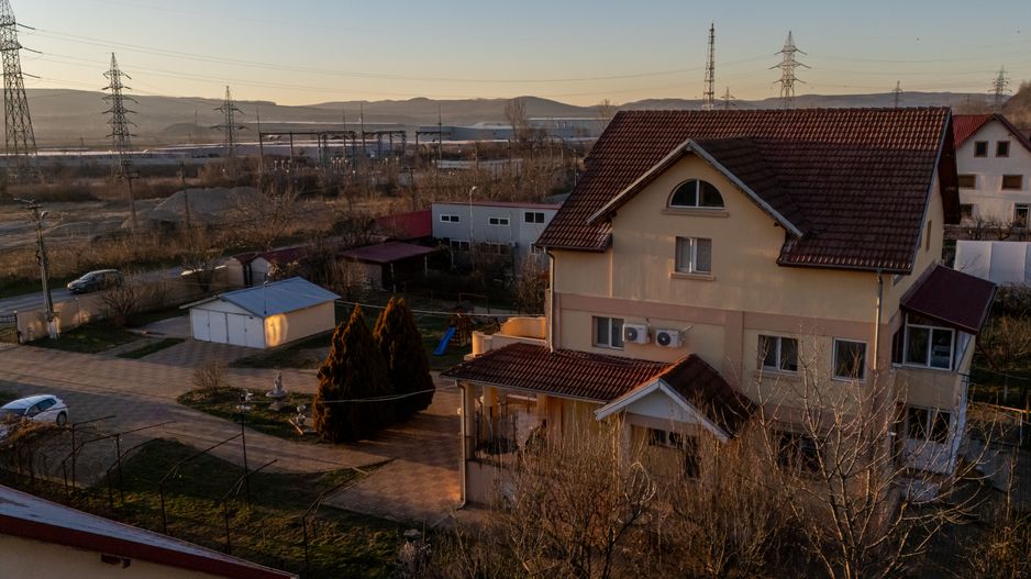 Vila superba | Teren 2300mp | Dealul cu tei | Aninoasa | Doicesti - Poză 6