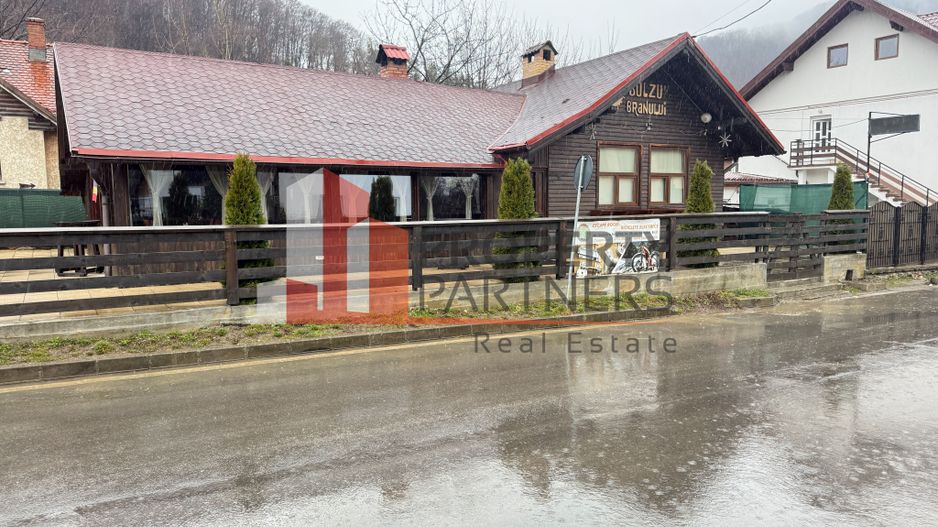 Restaurant de închiriat în Bran – terasă mare + poziție centrală - Poză 1