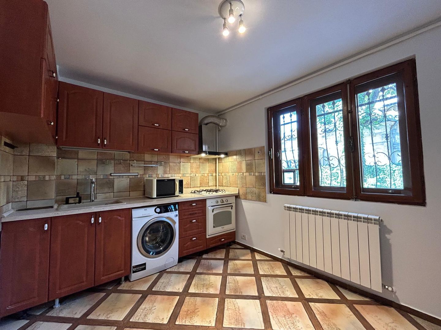 Vilă Neoclasică Arh. Enescu Cișmigiu 4 camere - Poză 4