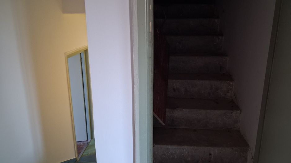 Casa RENOVATA partial 8 cam 6 ari 550mp garaj ANA IPATESCU. - Poză 33