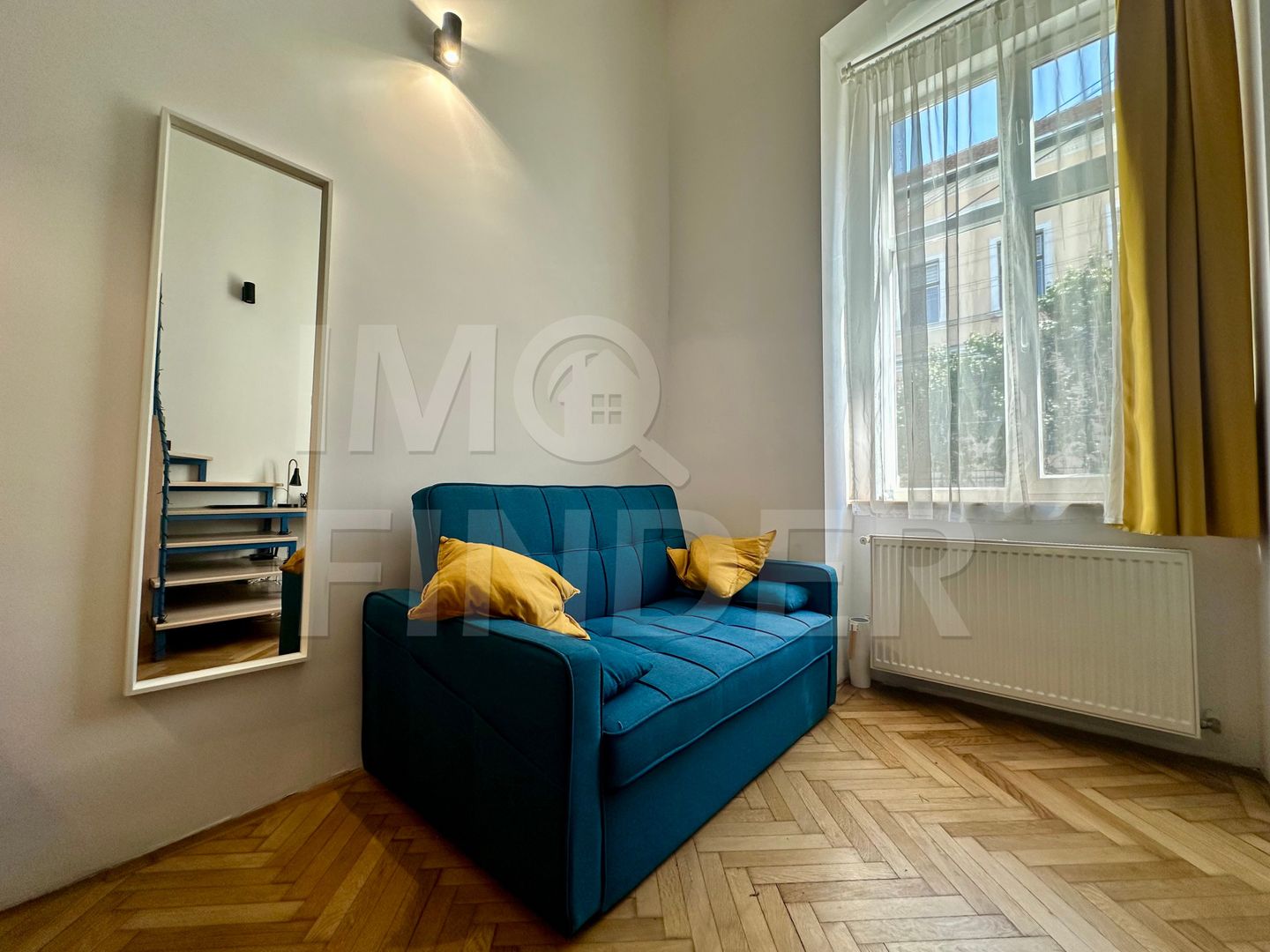 Studio cochet cu zonă de dormit și curte interioară, în centrul Clujului - Poză 1