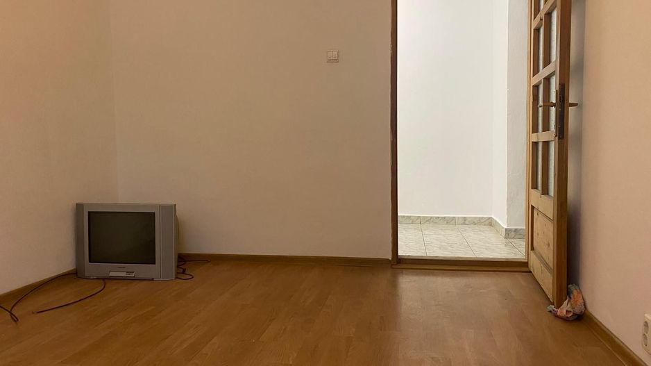 Vanzare apartament cu 3 camere,etajul 1,decomandat - M3, Târgoviște - Poză 6