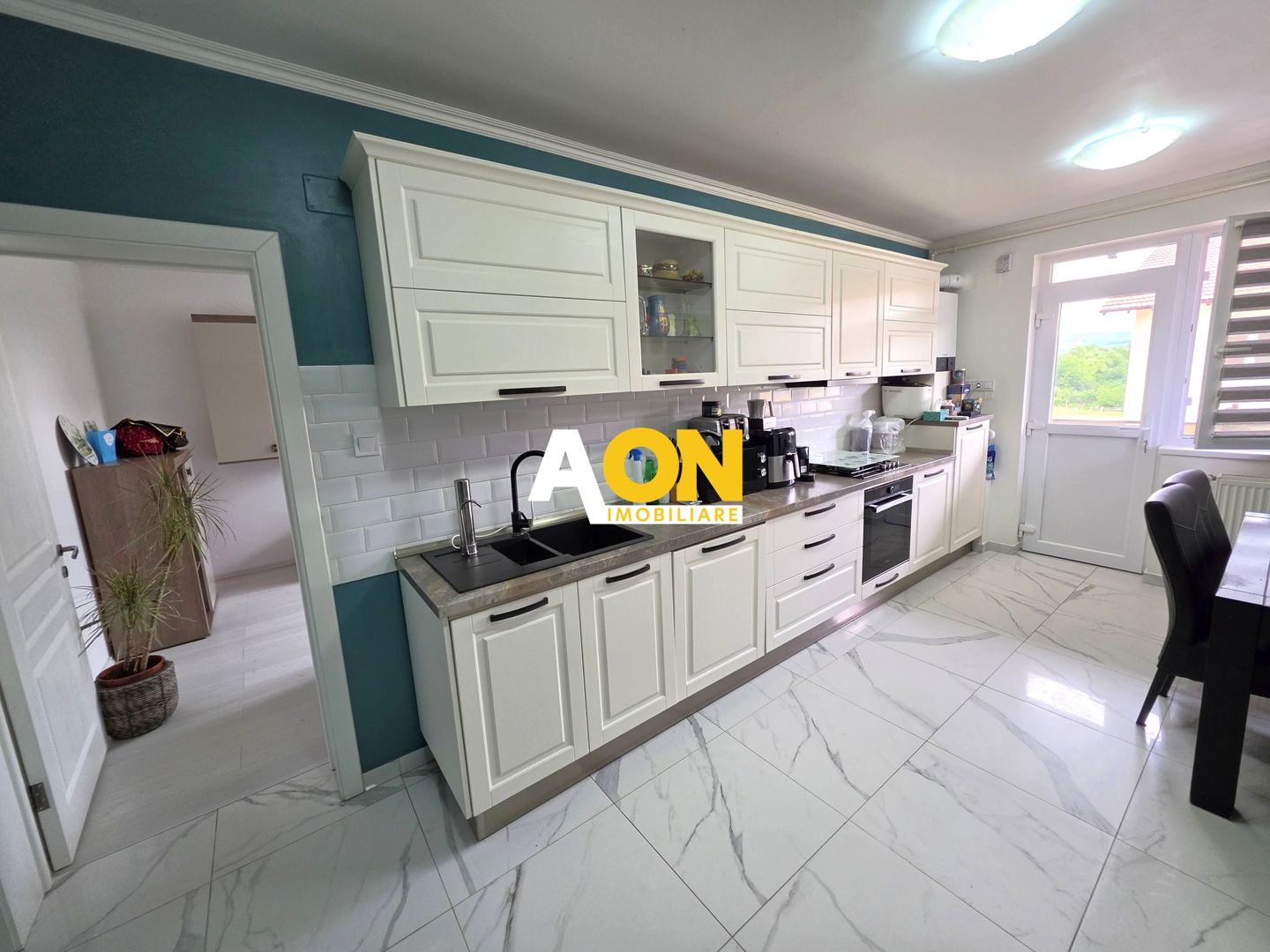 Apartament 3 camere + mansarda, cu garaj și boxă, mobilat, bloc nou - Poză 2