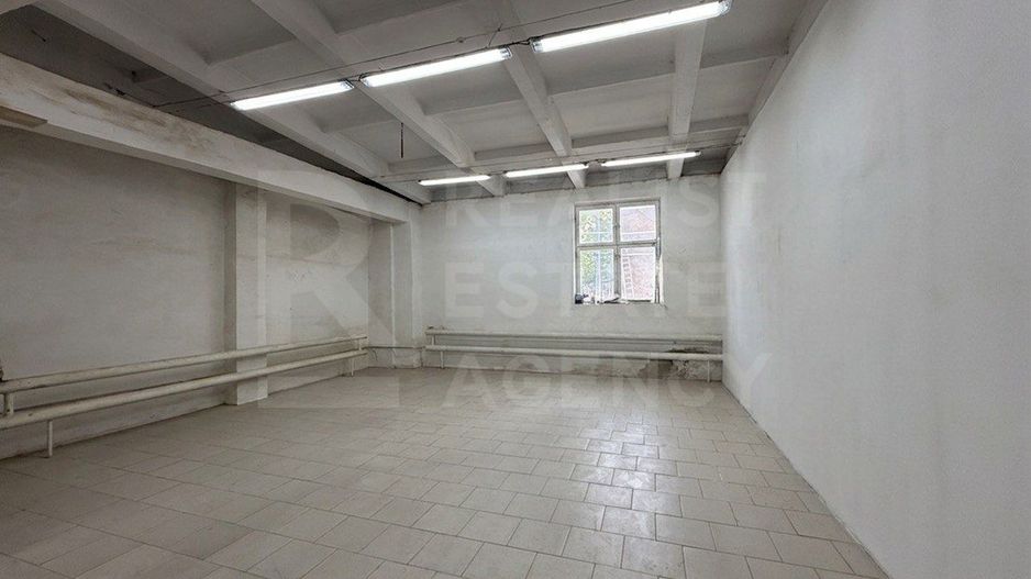 Chirie, spatiu industrial , 1500 mp, str. Calea Iesilor, Sculeni - Poză 3