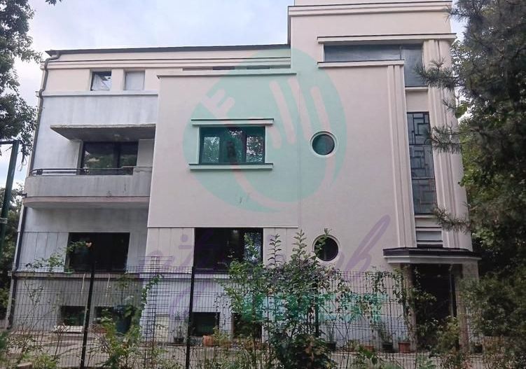 Proprietate cu farmec Art Deco în Cartierul Evreiesc cu multa verdeata - Poză 19