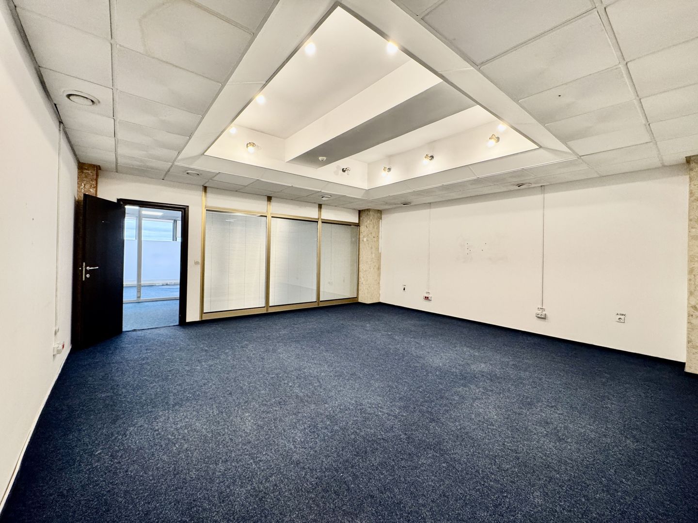 Birou de închiriat – flexibil și adaptabil nevoilor tale - Poză 10