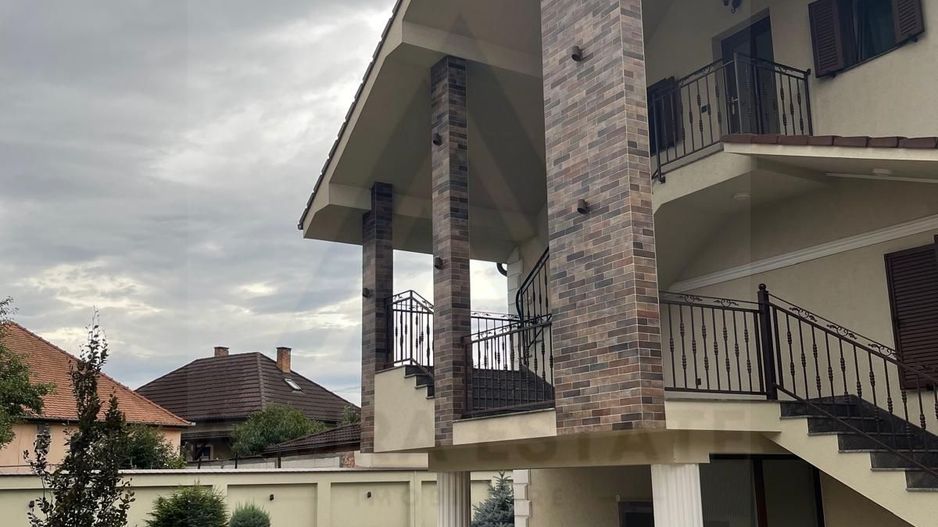 Vila 360 mp utili super exclusivista si teren 750 mp in Sibiu - Poză 3