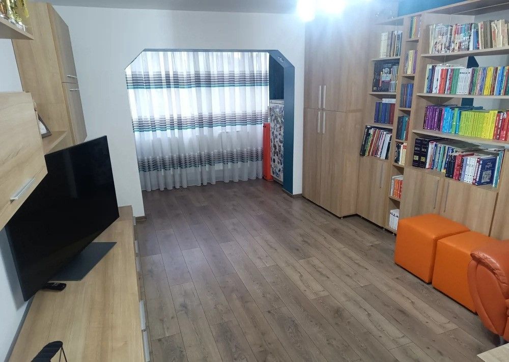 Apartament 4 camere Lipovei etaj 1 - Poză 1