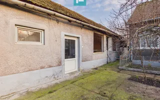 Proprietate cu 3 case din văiugă și teren în Nadab - Poză 17