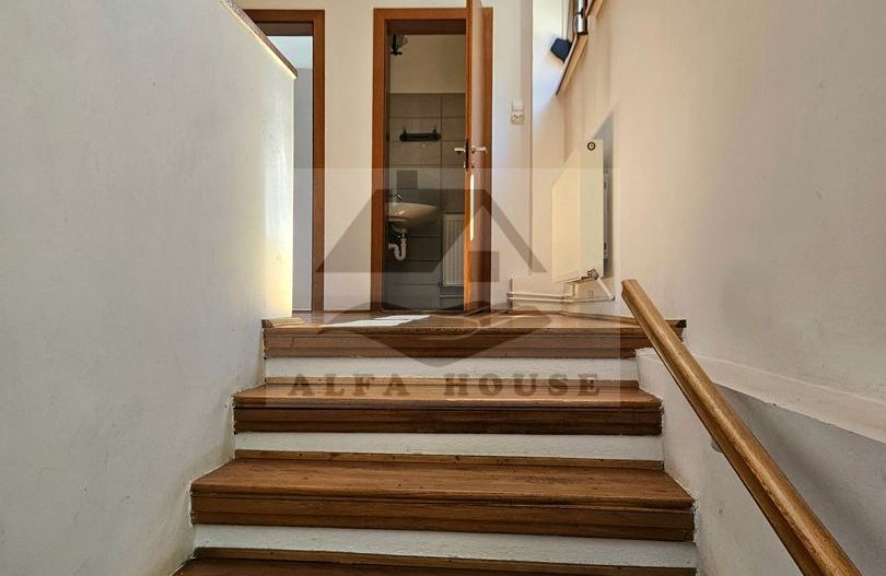 Casa deosebita cu 6 camere in  Centrul Brasovului - 210 mp - Poză 10