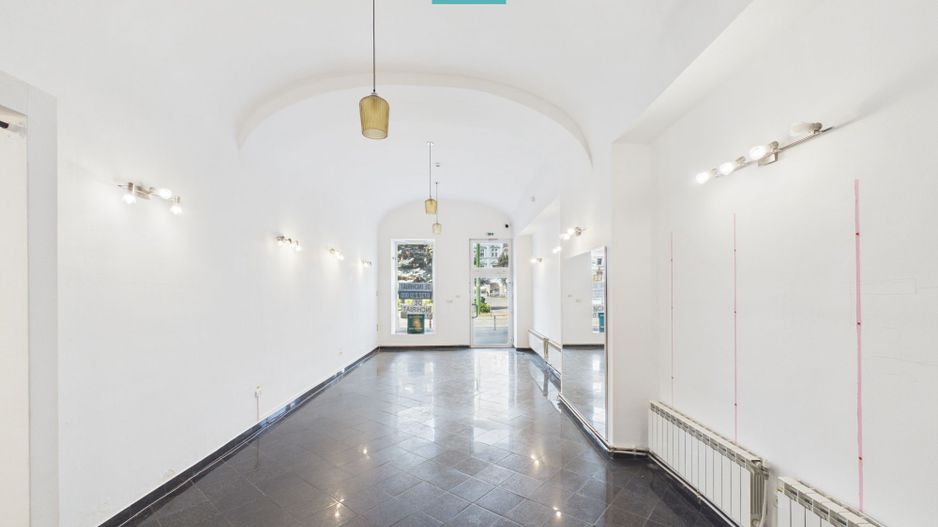 DE ÎNCHIRIAT | SPAȚIU COMERCIAL 60 MP ULTRACENTRAL - Poză 2