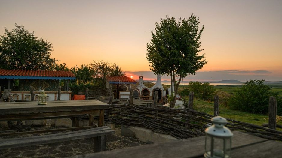 Complex turistic de vanzare in Enisala / Tulcea - Poză 7