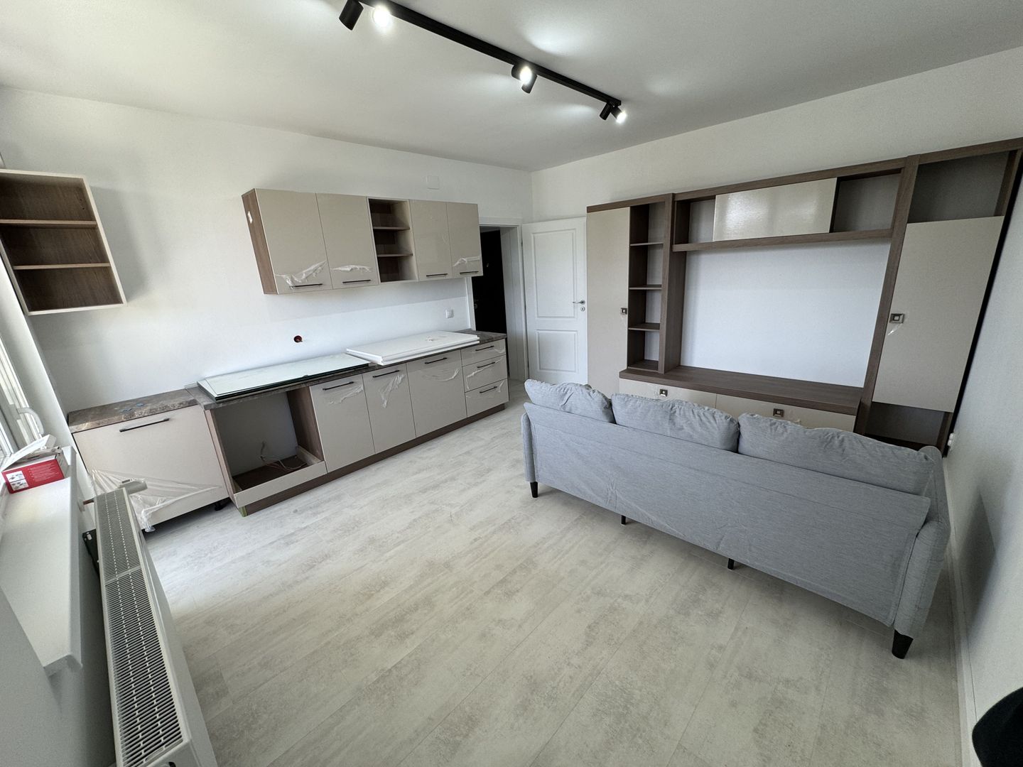 Apartament nr.10 cu 2 camere complet mobilat si utilat - Poză 2