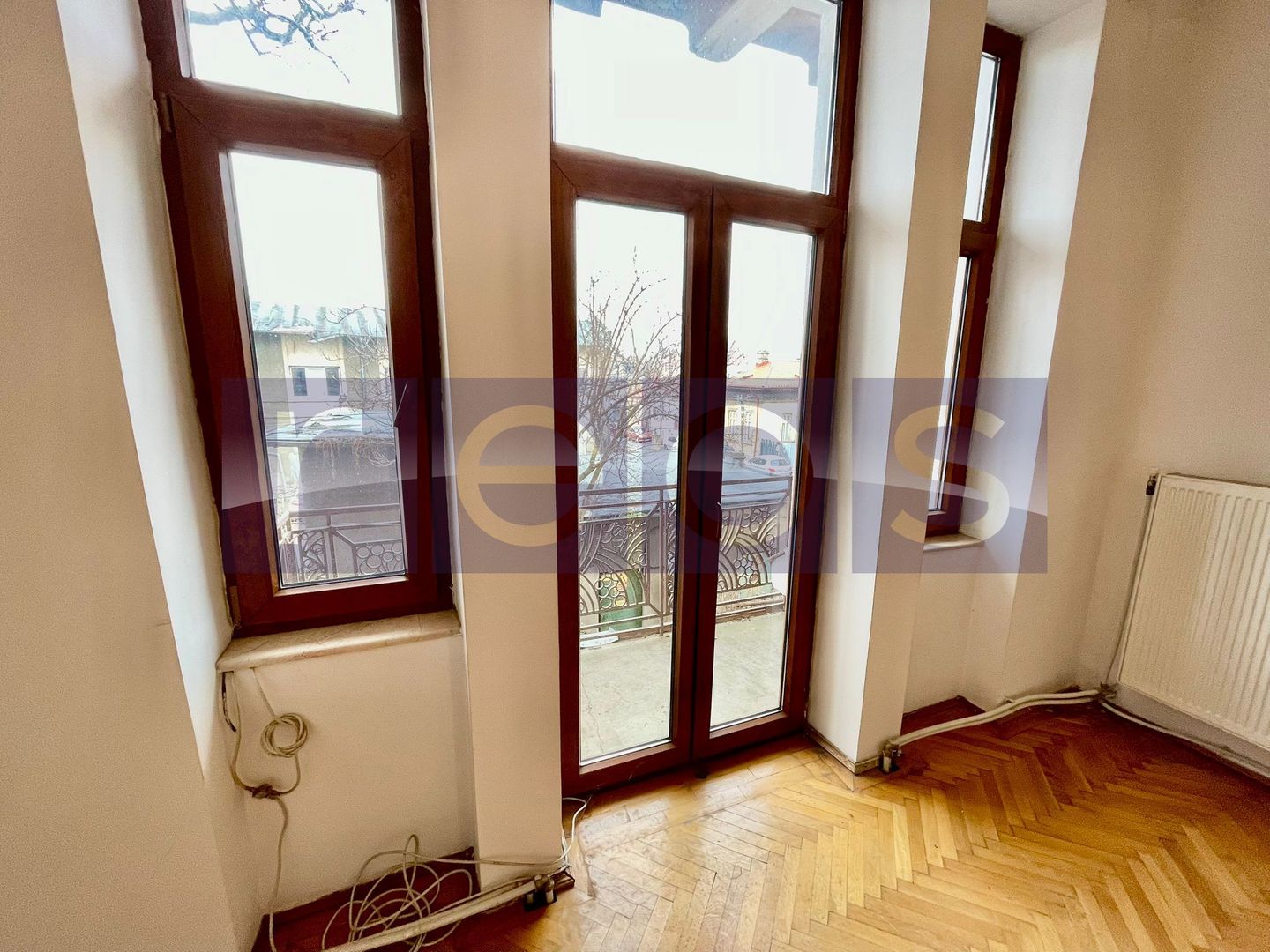 VANZARE APARTAMENT VILA 3 CAMERE 2 BAI CENTRALA PROPRIE CALEA CALARASI TRAIAN - Poză 1