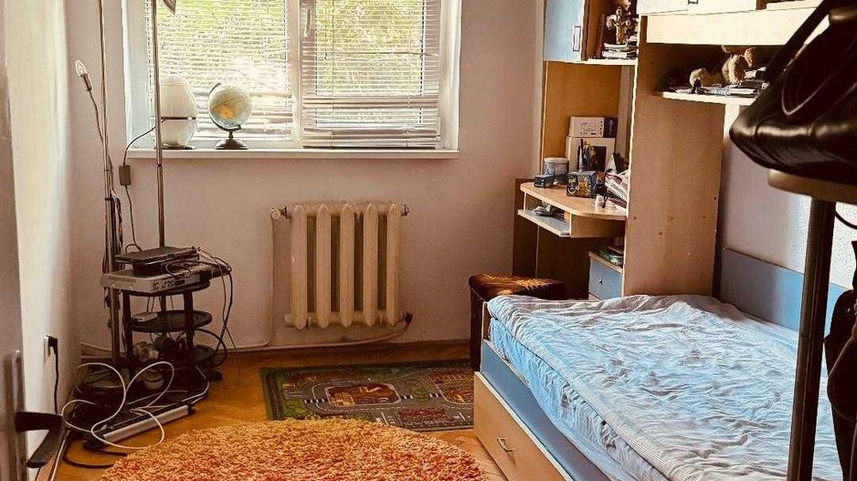 Apartament cu 3 camere, etaj 2, zona TRAIAN; - Poză 4