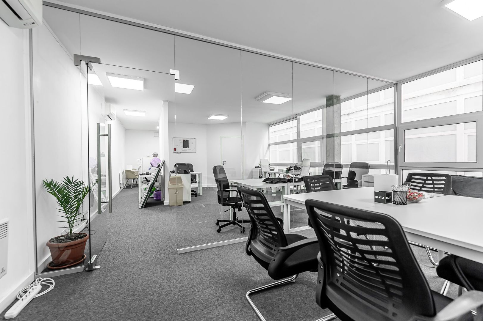 INCHIRIAT Spațiu de birouri ultracentral pe strada Iustin Marsieu - Poză 6