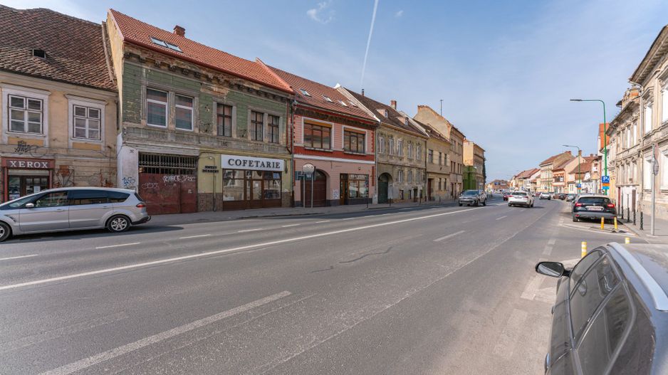 Clădire de vânzare în Brașovul Vechi | 16 camere | Potențial de dezvoltare - Poză 1