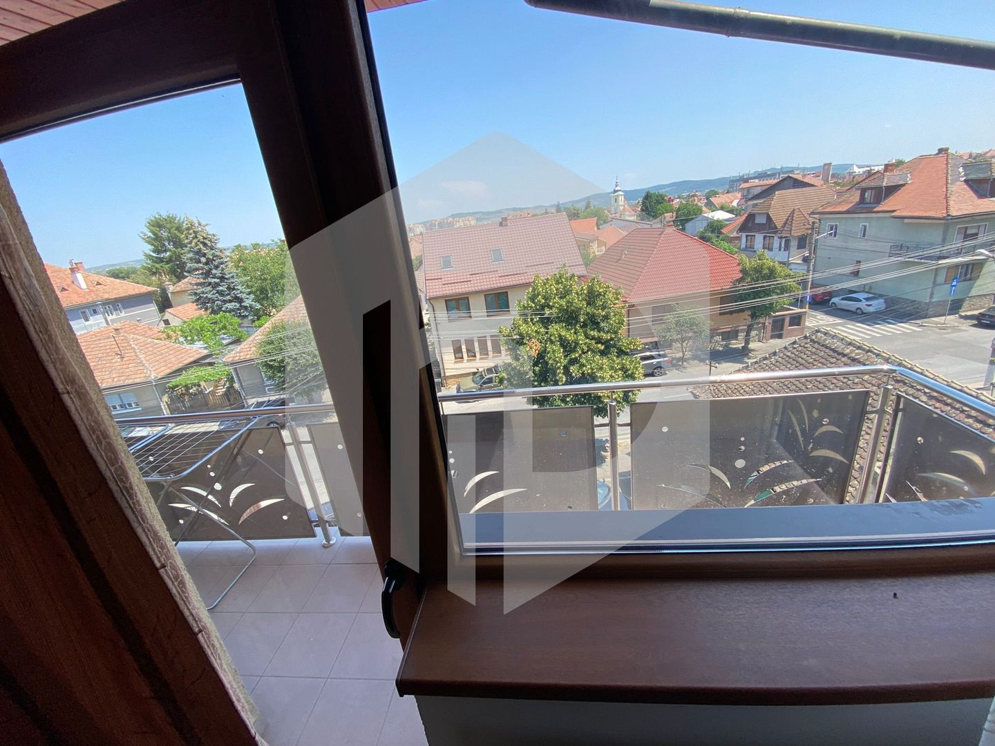 Aartament 3 camere - 65 mpu+ Parcare -  La cheie - Zona Centrala - Poză 1