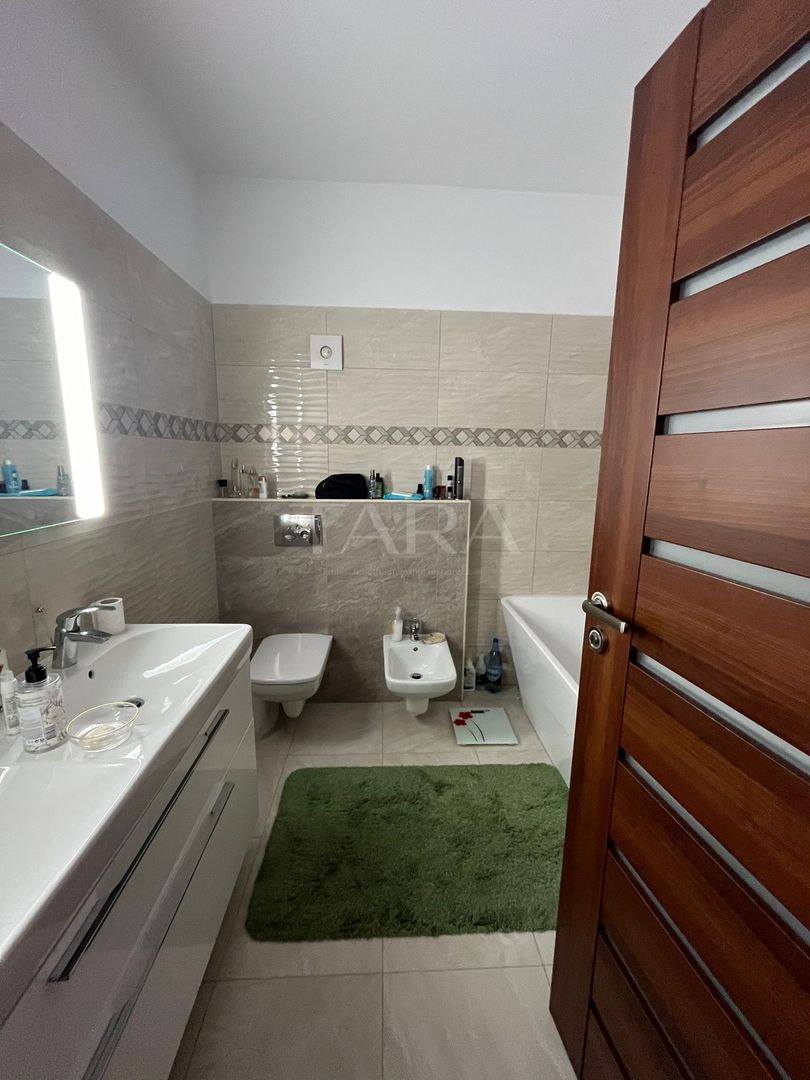 Casă Deosebită în Zona Gruia - Poză 7