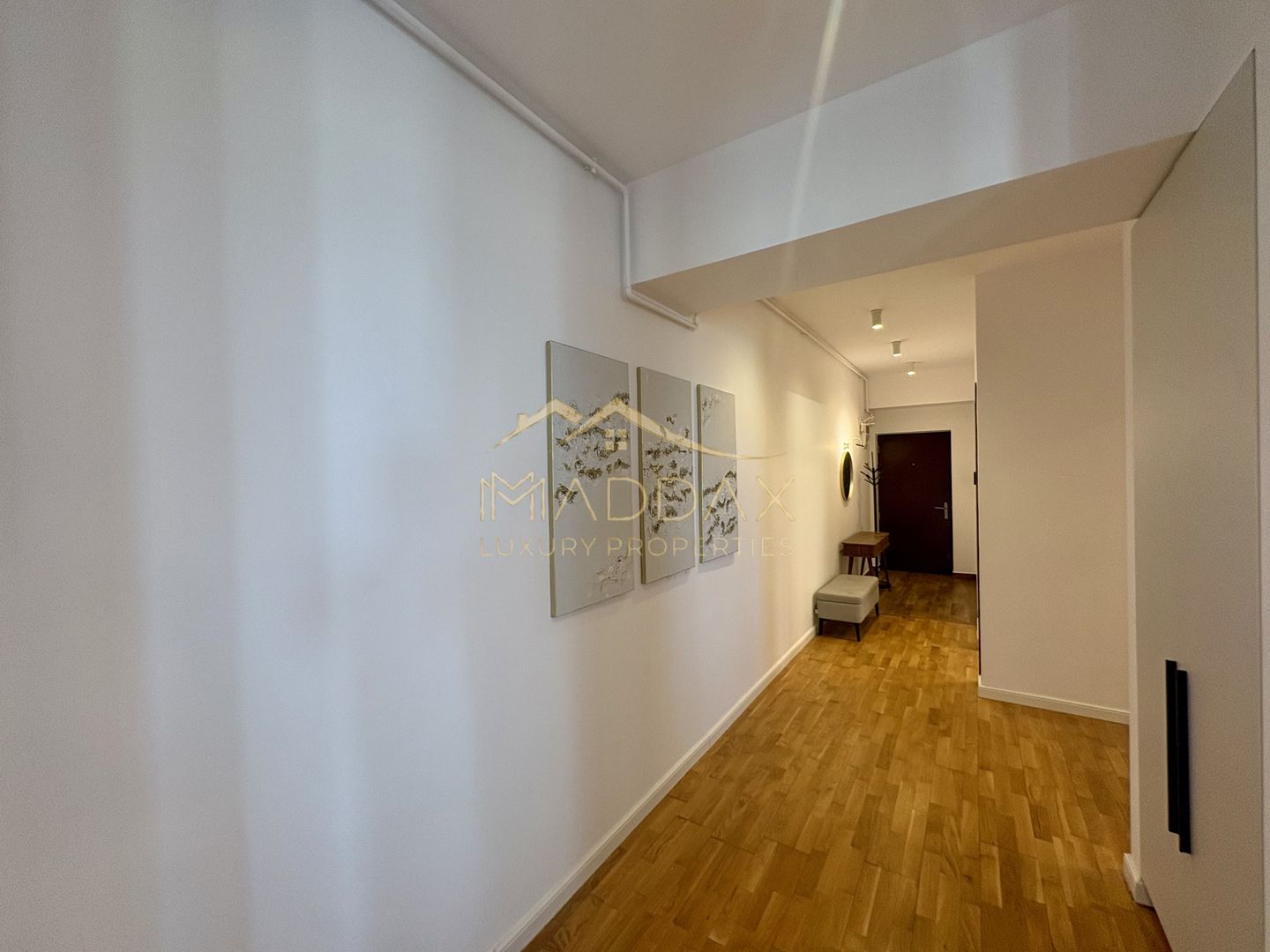 APARTAMENT de LUX cu 3 CAMERE cu Terasa si loc de parcare - Poză 10