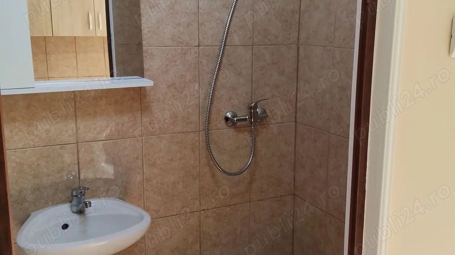 BRASADAS vinde garsonieră situată la etajul 4/ 4 în Micro 17 - Poză 8