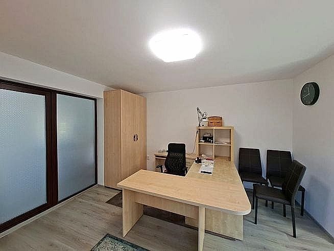 Proprietate cu 3 camere in centrul orasului pentru birouri sau locuit - Schiță 11