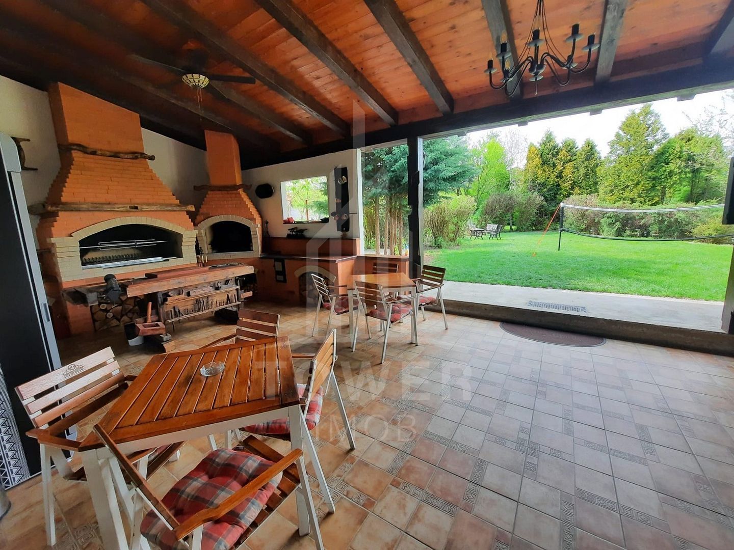 Pensiune de vânzare-9 camere cu baie, restaurant, curte-Apoldu de Sus - Poză 15