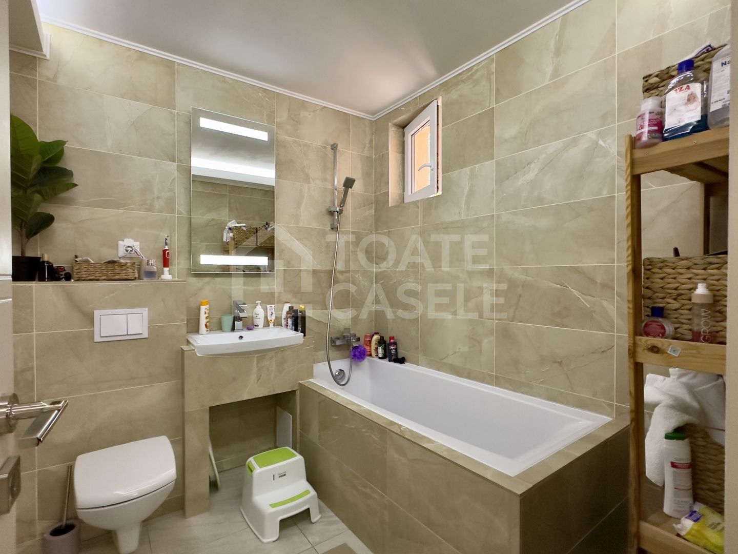 Apartament cu 3 camere, decomandat, 85 mp, zona Alverna - Poză 5