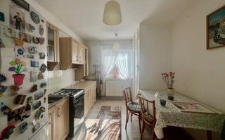 Apartament cu 3 camere decomandate - Poză 4