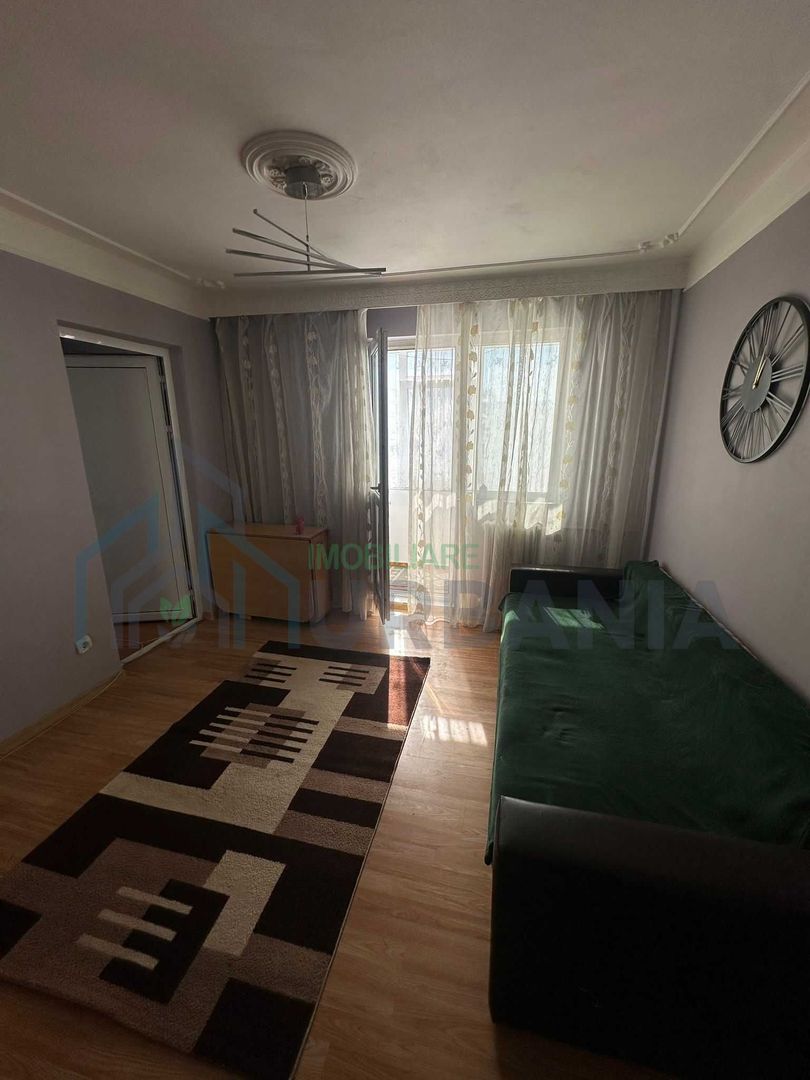 Apartament 2 camere, Podu Roș, cu balcon - Poză 1