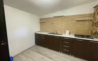 Casa de inchiriat, Micro 17  - curte spatioasa, loc de parcare - Poză 8