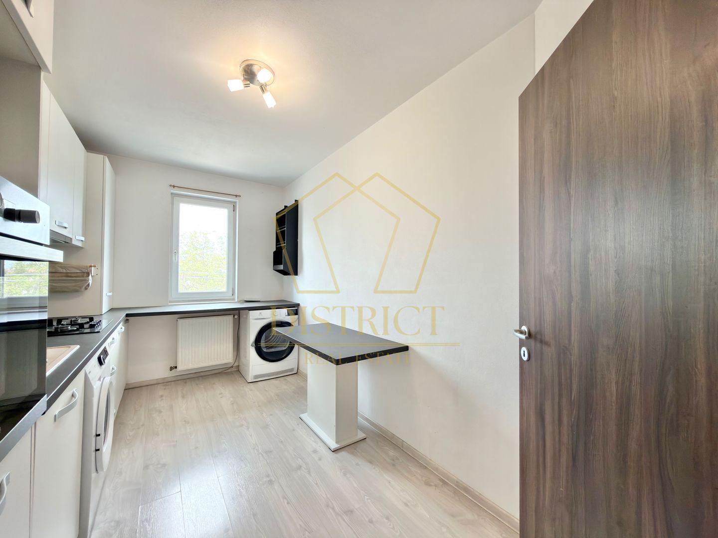 Apartament cu 2 camere mobilat, decomandat la etajul 2 in Giroc la asfalt. - Poză 6