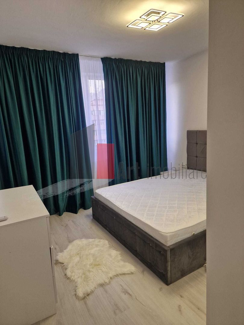 Inchiriez apartament  2 cam,metrou Eroii Revolutiei,complet renovat si utilat mo - Poză 1