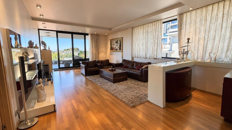 PENTHOUSE IN HERASTRAU — O RESEDINTA CARE TINE PASUL CU VIATA TA - Poză 4