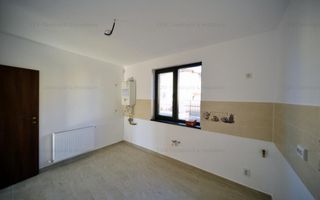 Predare la Cheie, Curte Amenajata, Toate Utilitatile in Uz - Poză 9