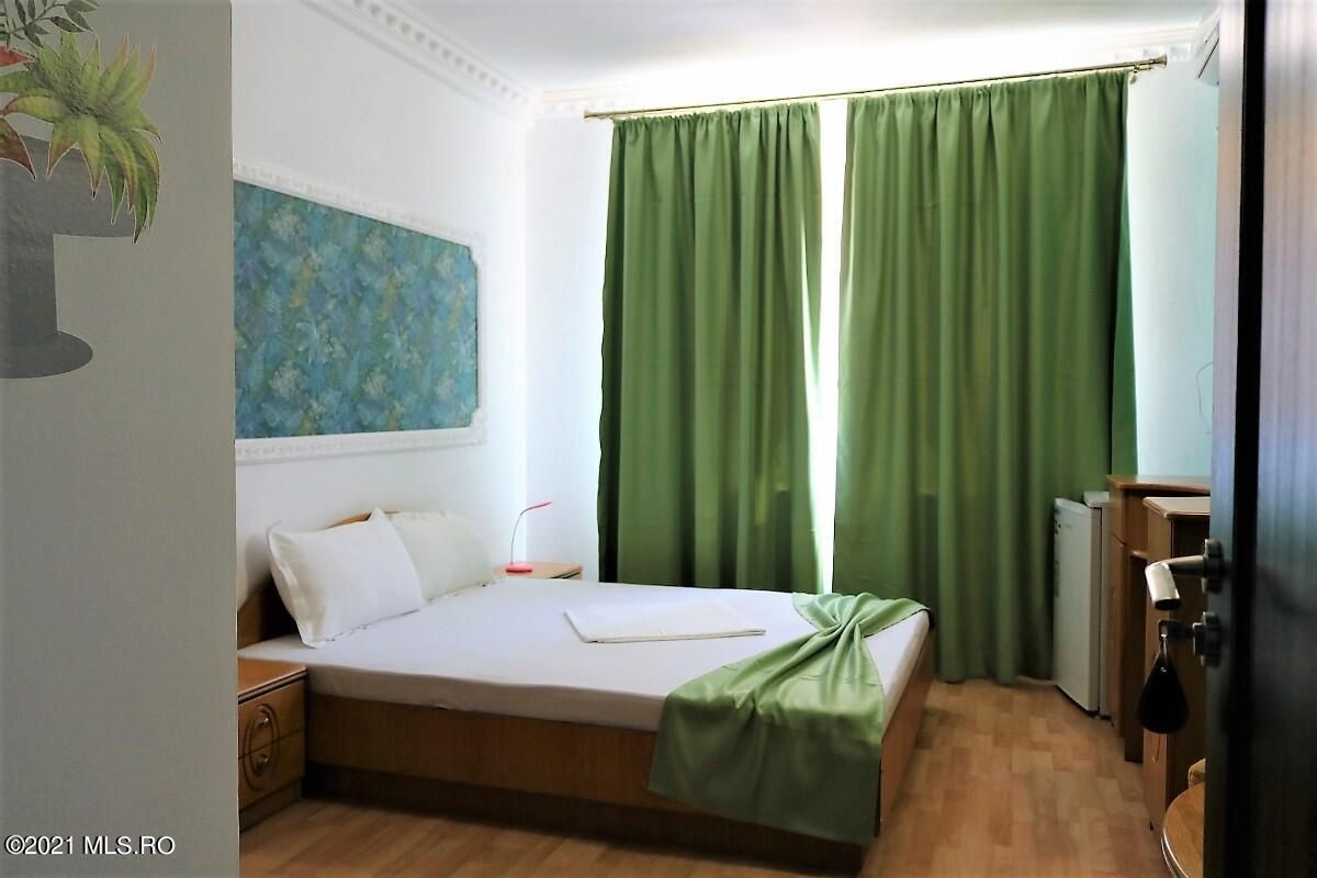 Mamaia Nord - Langa Mare, pensiune la cheie, 11 camere, 9 bai! - Poză 57