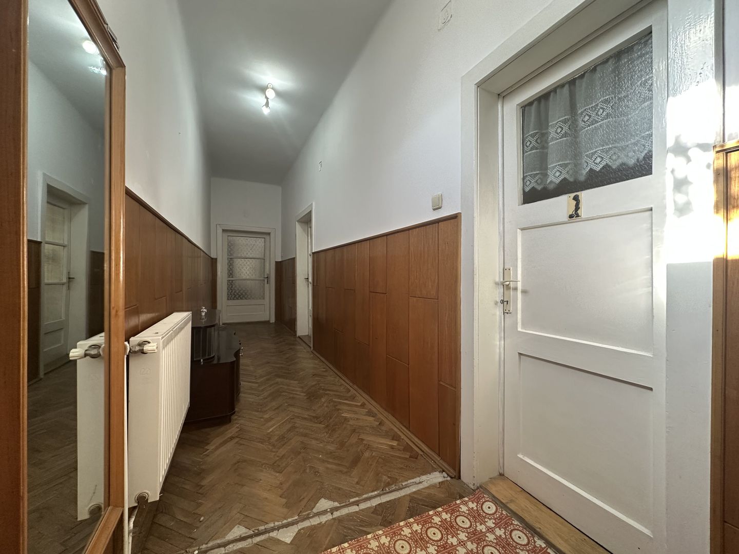 Apartament in casa spațios la doar 5-7 minute de Centrul Istoric - Poză 17