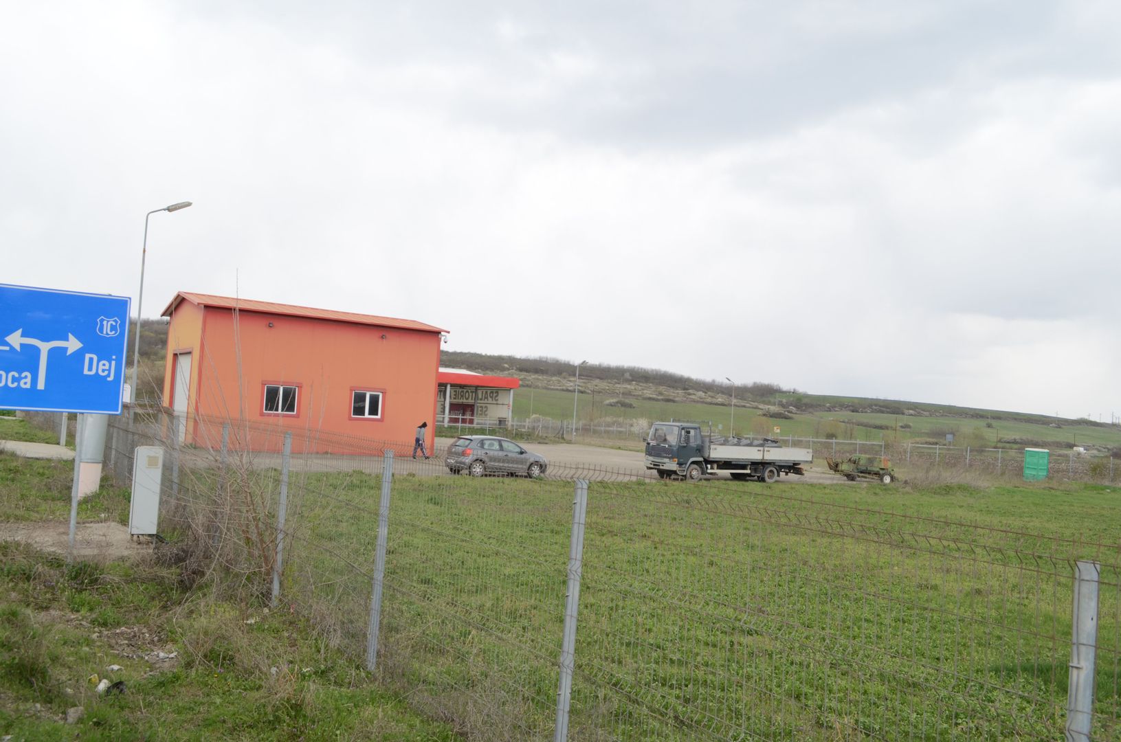 Teren cu regim economic -zona de utilitati publice - Poză 5